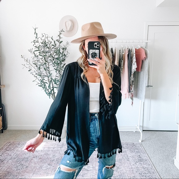 AUGUST SILK Black Boho Fringe Kimono - Picture 2 of 9